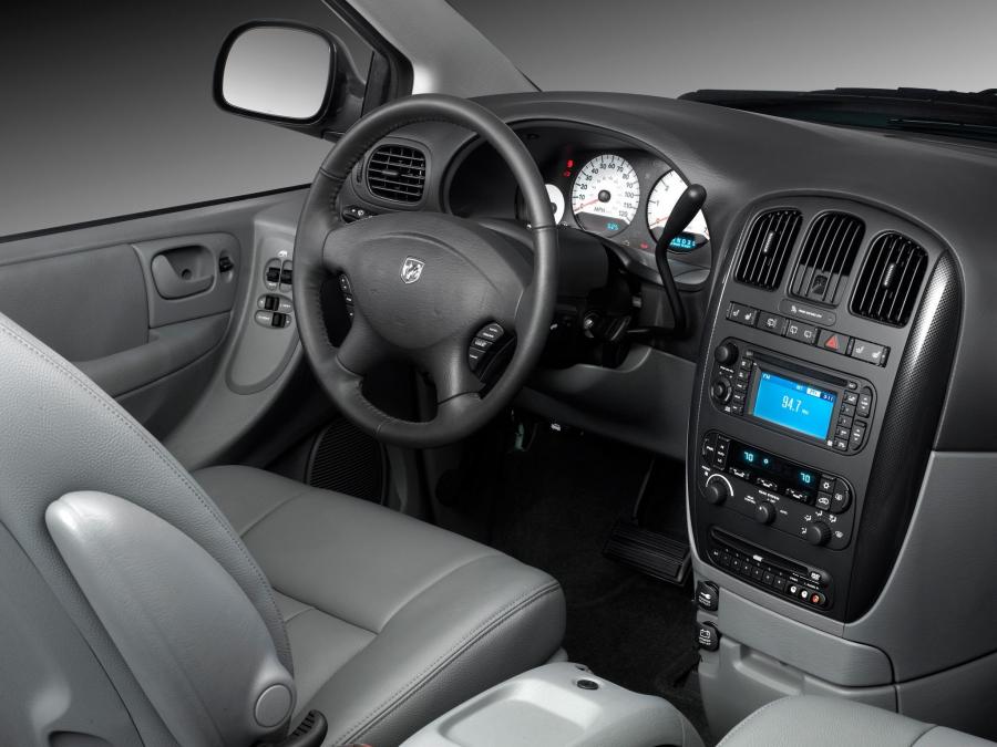  Dodge Grand Caravan 2004 года  (фото 5 из 7)